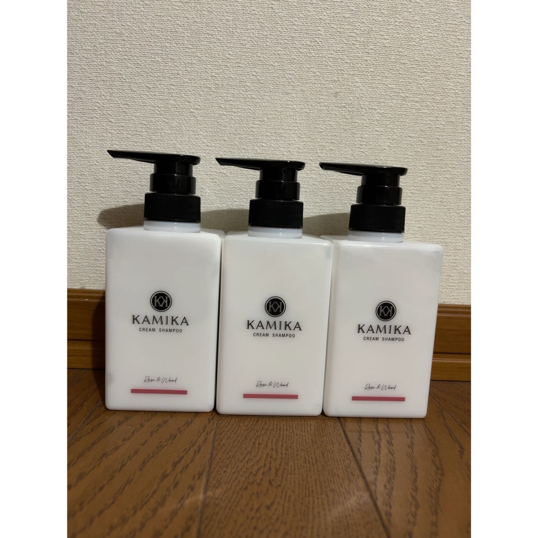 KAMIKA(カミカ)のKAMIKAオールインワンクリームシャンプー　ローズウッドの香り3本セット コスメ/美容のヘアケア/スタイリング(シャンプー)の商品写真