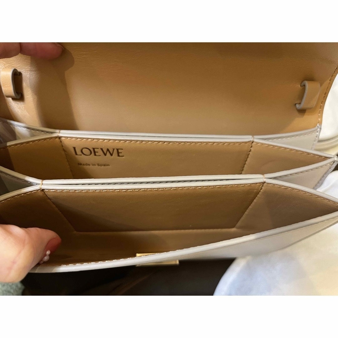 LOEWE(ロエベ)の新品 未使用 ロエベ LOEWE ゴヤ アコーディオンクラッチ  レディースのバッグ(ショルダーバッグ)の商品写真