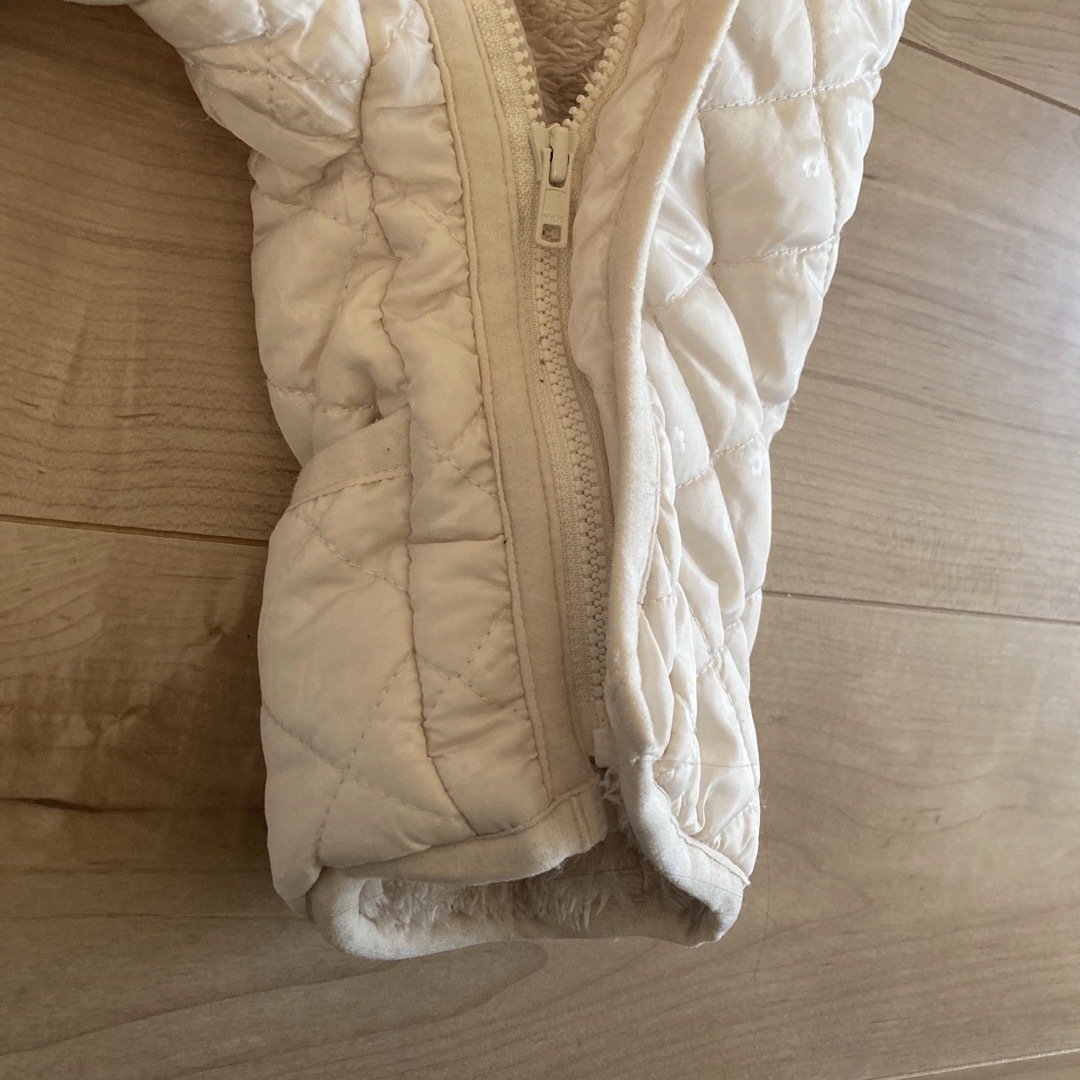 ダウン 白　ジャンプスーツ キッズ/ベビー/マタニティのベビー服(~85cm)(カバーオール)の商品写真