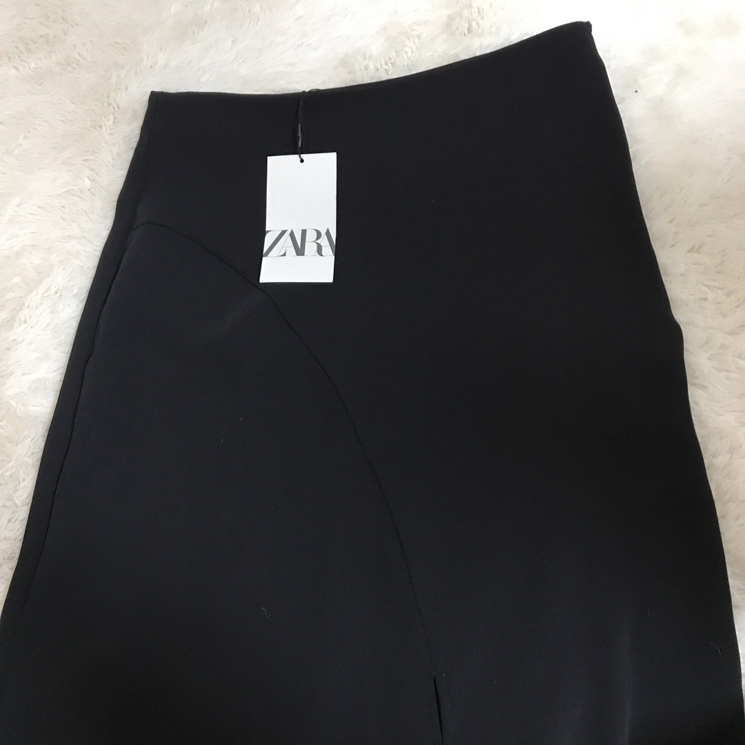 ZARA(ザラ)のZARA ミディ丈アシンメトリーデザインスカート新品　タグ付き レディースのスカート(ひざ丈スカート)の商品写真