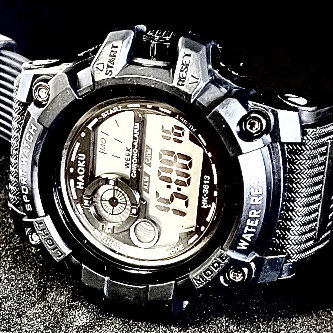 新品 HAOKU デジタルウォッチ ビックフェイス メンズ腕時計 フルブラック メンズの時計(腕時計(デジタル))の商品写真