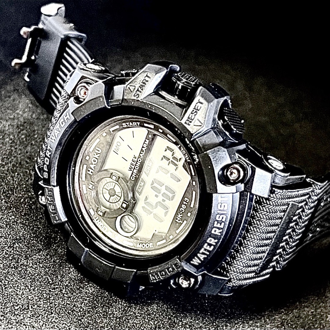 新品 HAOKU デジタルウォッチ ビックフェイス メンズ腕時計 フルブラック メンズの時計(腕時計(デジタル))の商品写真