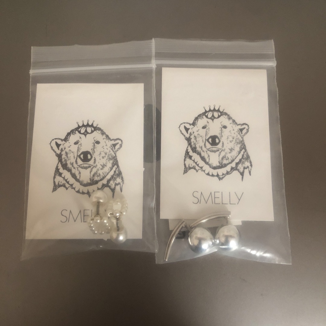 SMELLY(スメリー)のSMELLYピアス　2個 レディースのアクセサリー(ピアス)の商品写真