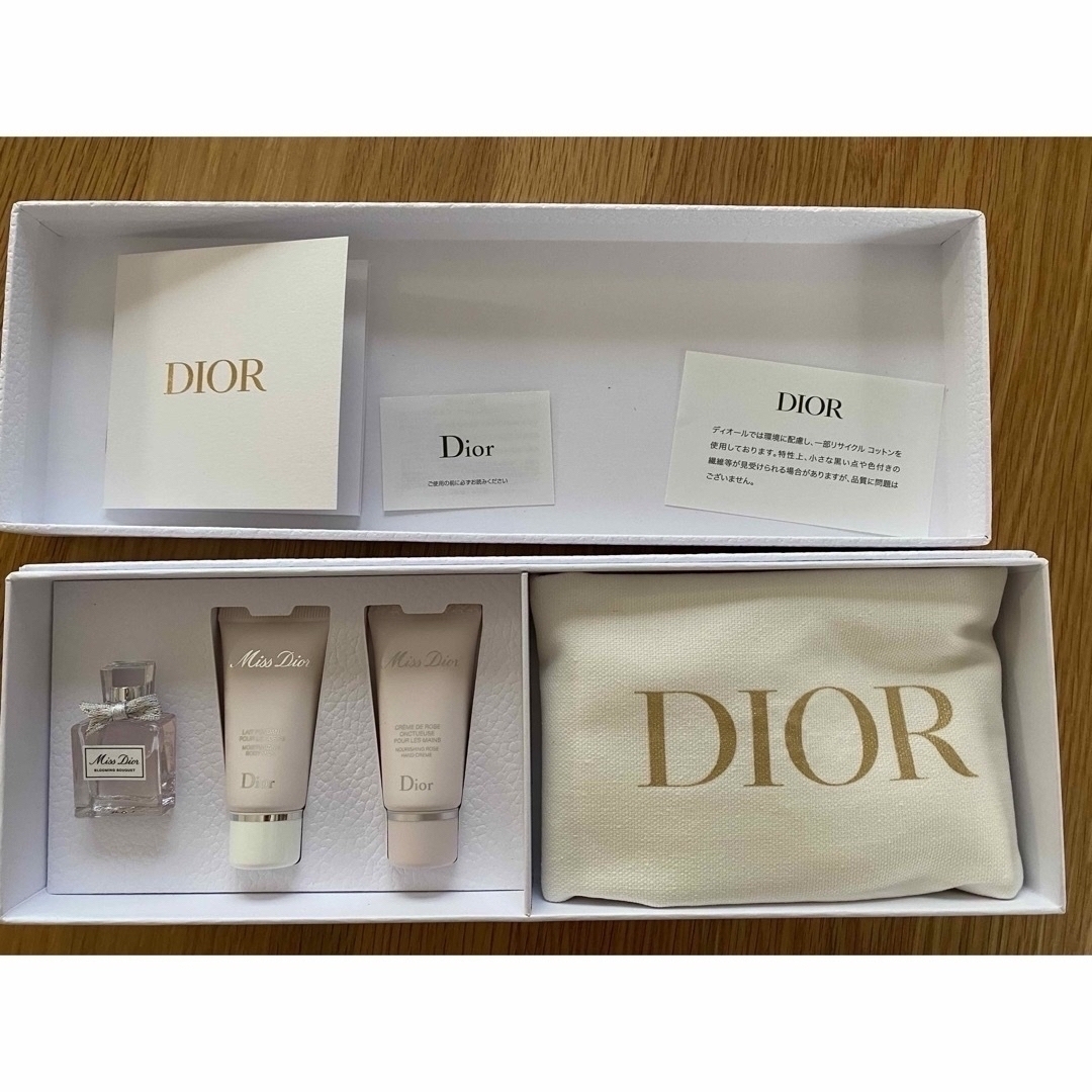 Dior(ディオール)のスマイル様専用　ディオール　バースデーギフト　 エンタメ/ホビーのコレクション(ノベルティグッズ)の商品写真