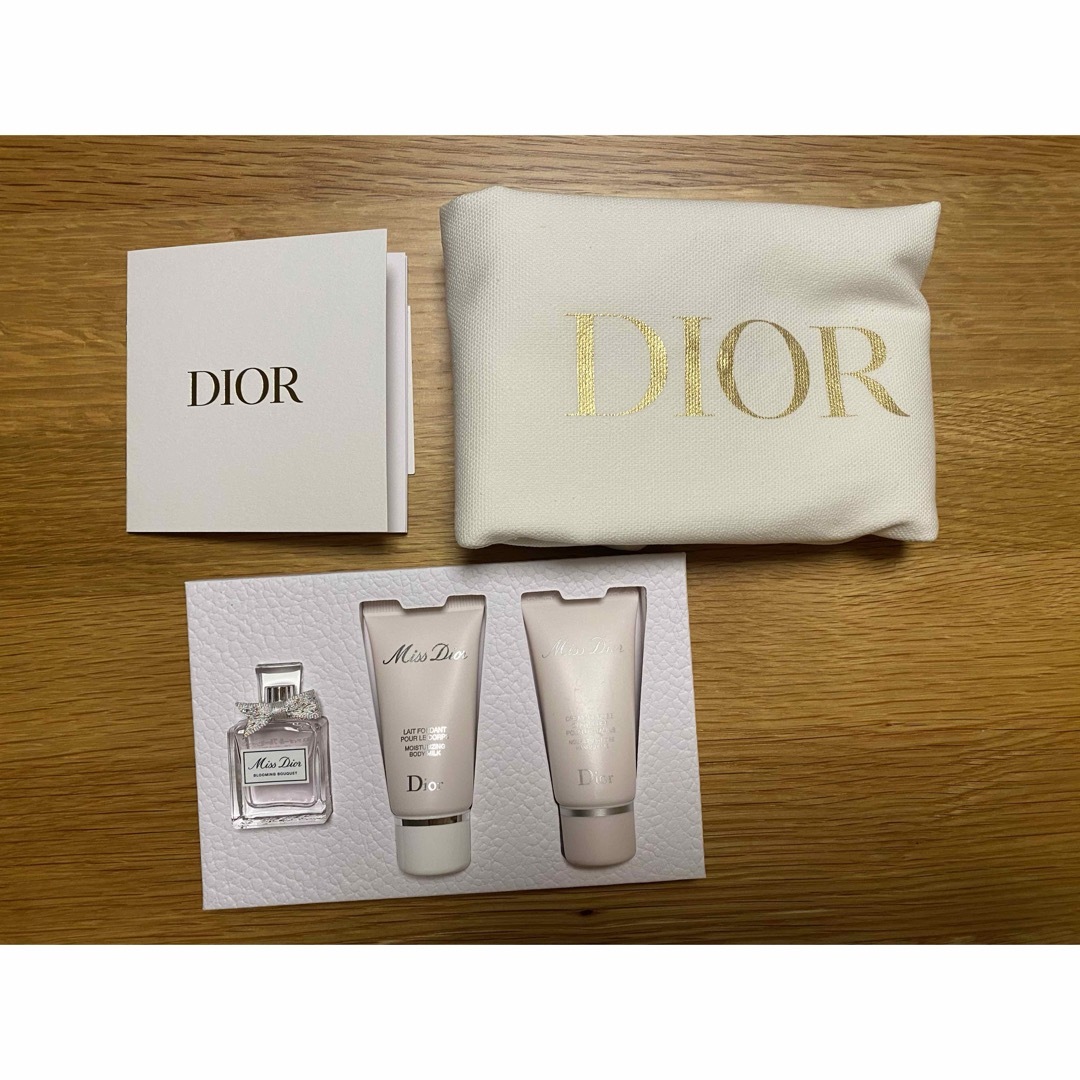 Dior(ディオール)のスマイル様専用　ディオール　バースデーギフト　 エンタメ/ホビーのコレクション(ノベルティグッズ)の商品写真