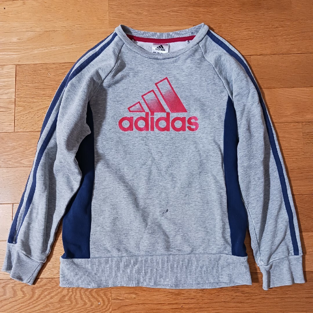 adidas(アディダス)のアディダストレーナー　140 キッズ/ベビー/マタニティのキッズ服男の子用(90cm~)(Tシャツ/カットソー)の商品写真