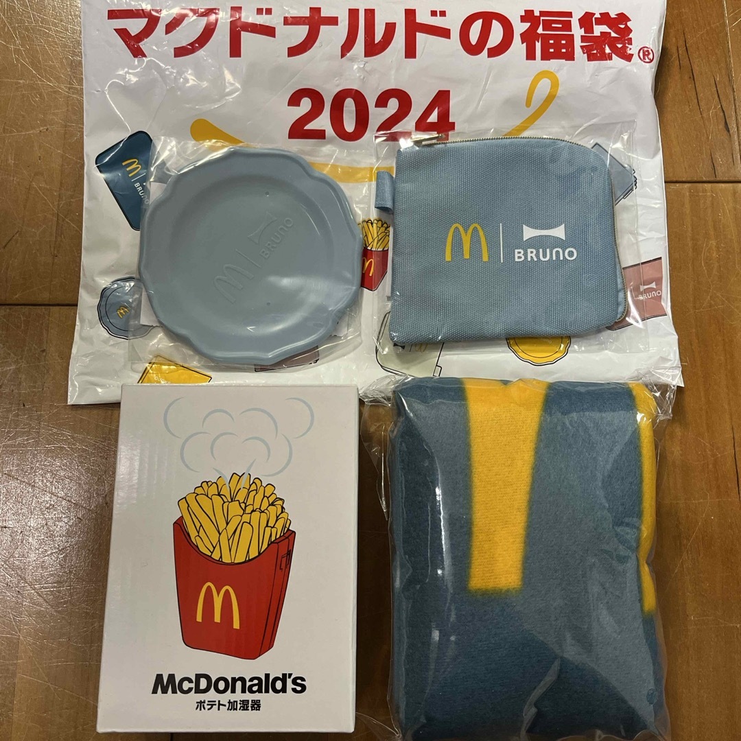 マクドナルド　2024福袋 エンタメ/ホビーのコレクション(ノベルティグッズ)の商品写真