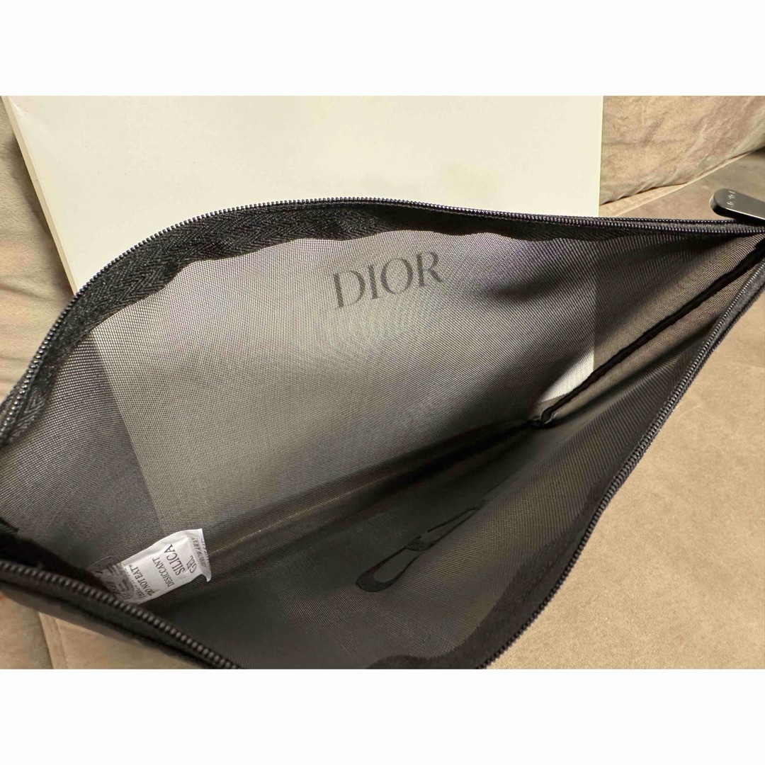 Dior(ディオール)の★ディオールノベルティメッシュポーチ★黒新品未使用箱入 エンタメ/ホビーのコレクション(ノベルティグッズ)の商品写真