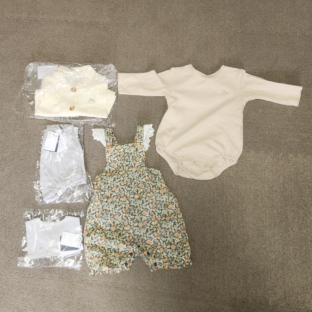 babyGAP(ベビーギャップ)の女の子　80㎝　春秋服 キッズ/ベビー/マタニティのベビー服(~85cm)(その他)の商品写真