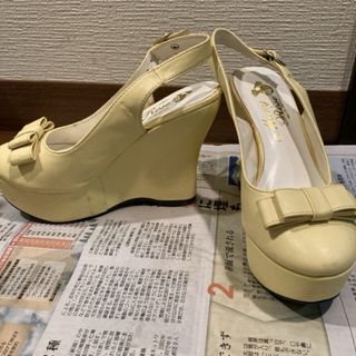 ユメテンボウ(夢展望)のイエロー　黄色　パンプス　厚底　ハイヒール　ウエッジソール(ハイヒール/パンプス)