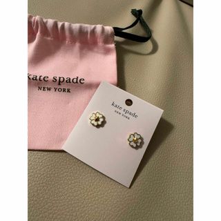 ケイトスペードニューヨーク(kate spade new york)の2/2まで限定価格 kate spade クローバー ピアス(ピアス)