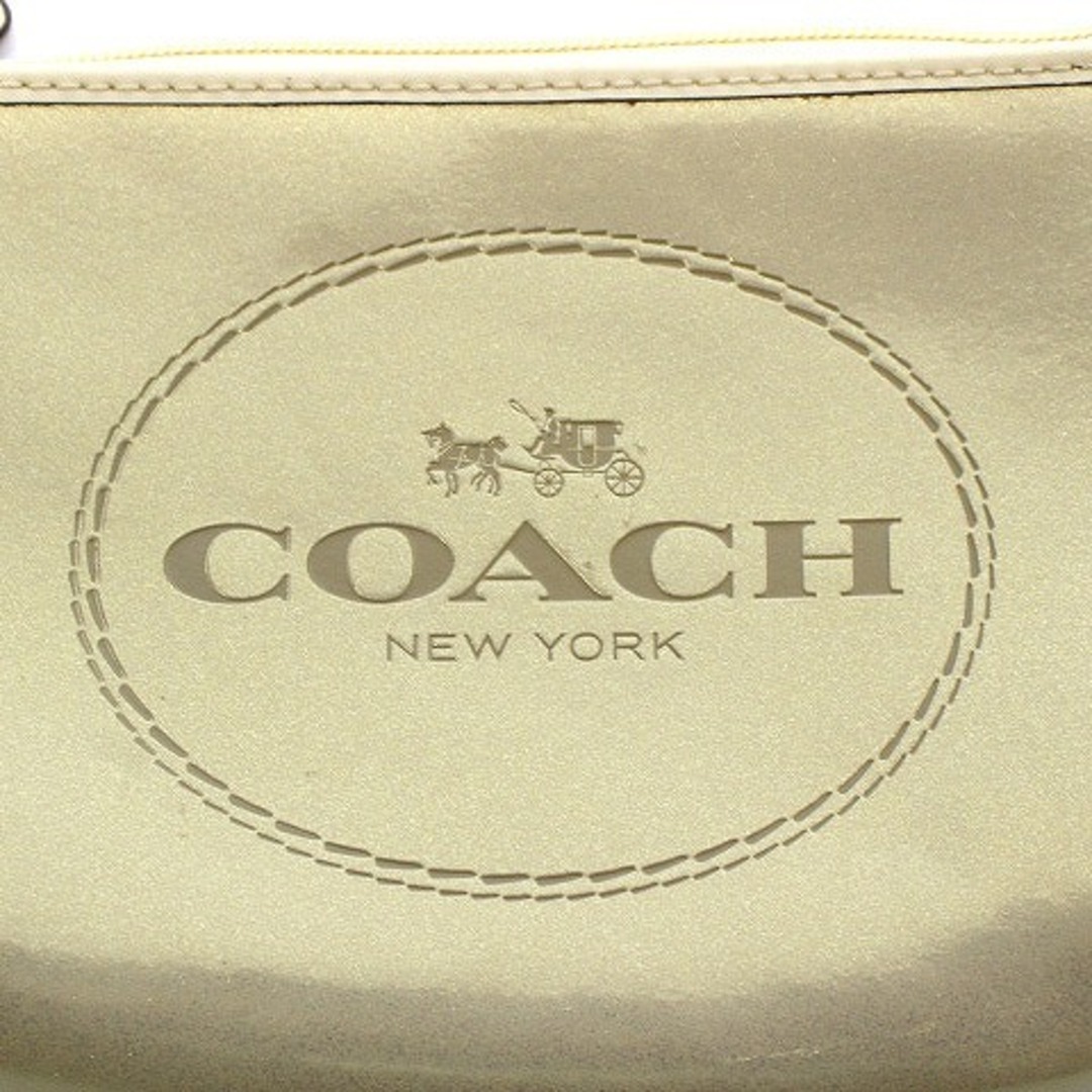 COACH(コーチ)のコーチ ポーチ ミニ ハンドバッグ リストレット パテントレザー ゴールドカラー レディースのファッション小物(ポーチ)の商品写真