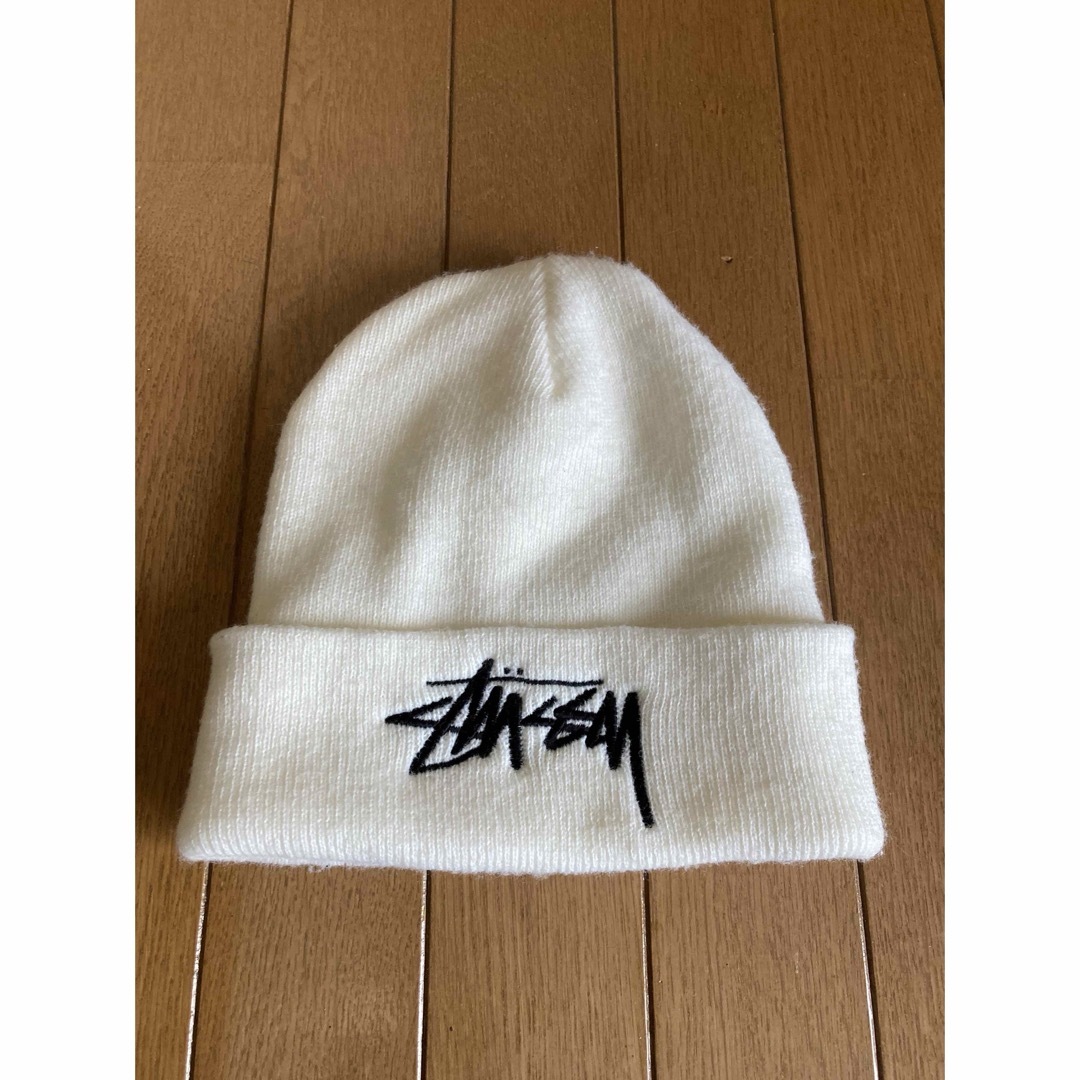 STUSSY(ステューシー)のステューシー　ニット帽 メンズの帽子(ニット帽/ビーニー)の商品写真