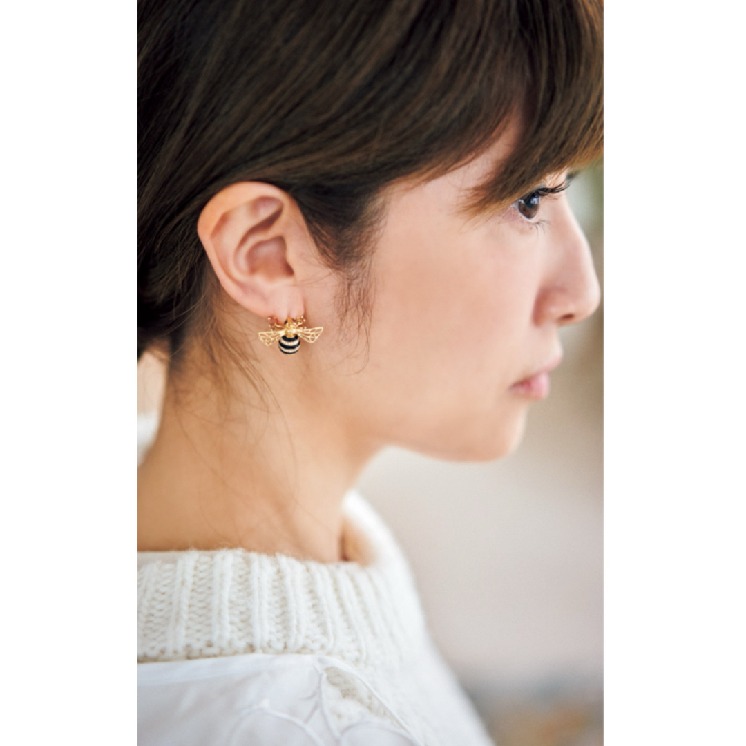 MIO HARUTAKA マーガレットピアス&ミツバチピアス セットの通販 MIO HARUTAKA マーガレットピアス&ミツバチピアス セットの通販