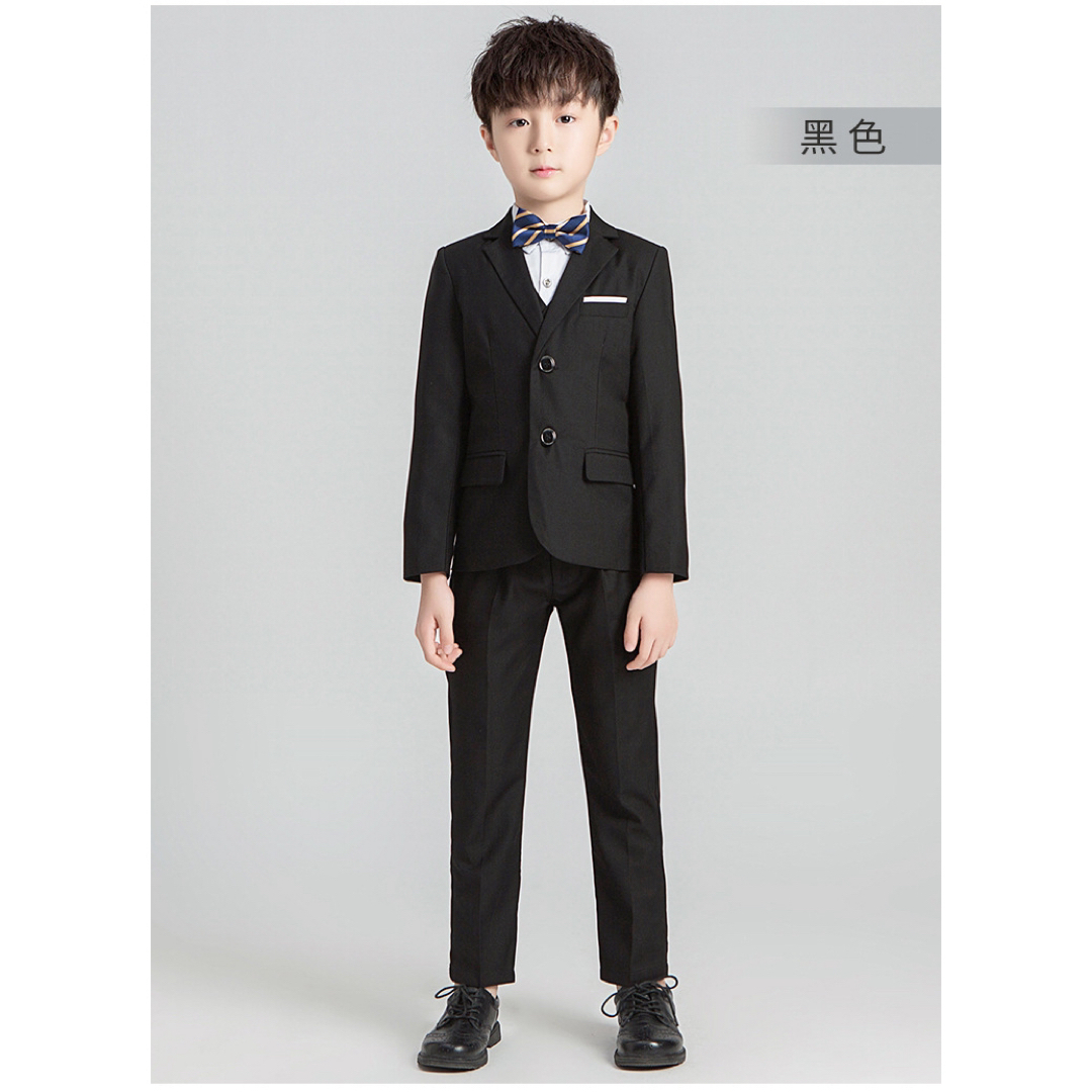 男の子 フォーマル 蝶ネクタイ ブラック 150  ジャケット パンツ スーツ キッズ/ベビー/マタニティのキッズ服男の子用(90cm~)(ドレス/フォーマル)の商品写真