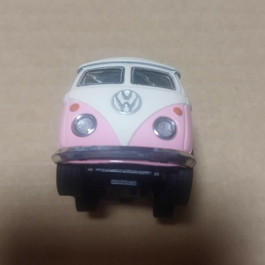 Volkswagen(フォルクスワーゲン)のフォルクスワーゲン　リトルワーゲンバス　パステルピンク　ミニカー エンタメ/ホビーのおもちゃ/ぬいぐるみ(ミニカー)の商品写真