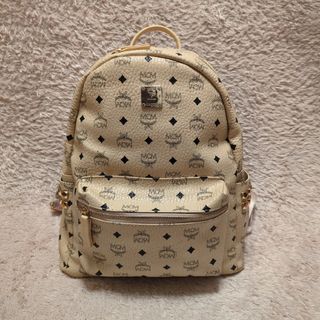 エムシーエム(MCM)のMCM　エムシーエム　バックパック　リュック　ホワイト　モノグラム　スタッズ(リュック/バックパック)