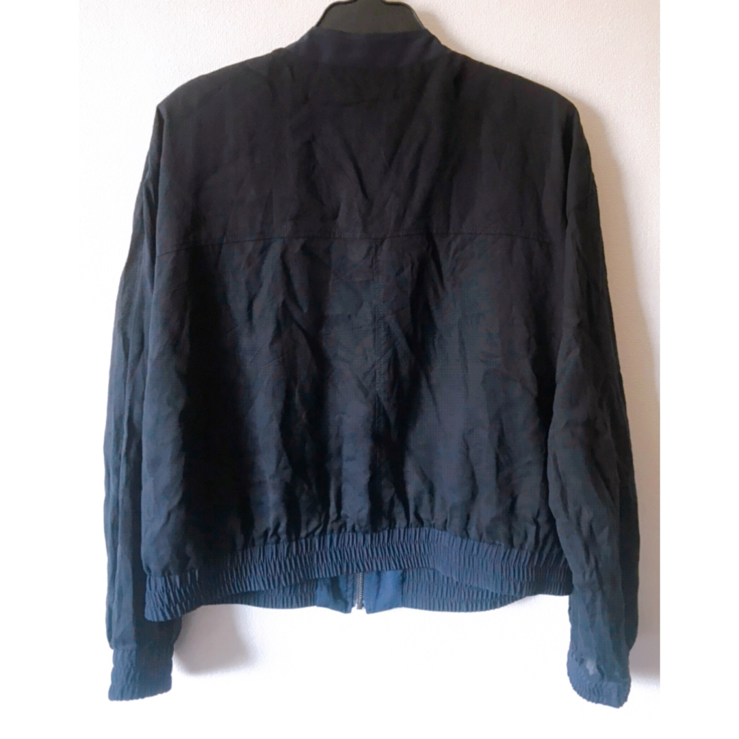 レディース ジャンパー Mサイズ トップス 長袖 黒 紺 古着 薄手 カジュアル レディースのジャケット/アウター(ブルゾン)の商品写真