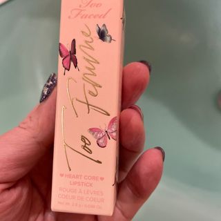 トゥフェイス(Too Faced)のトゥーフェイス　トゥーフェム　ハートコアリップスティック(アイシャドウ)