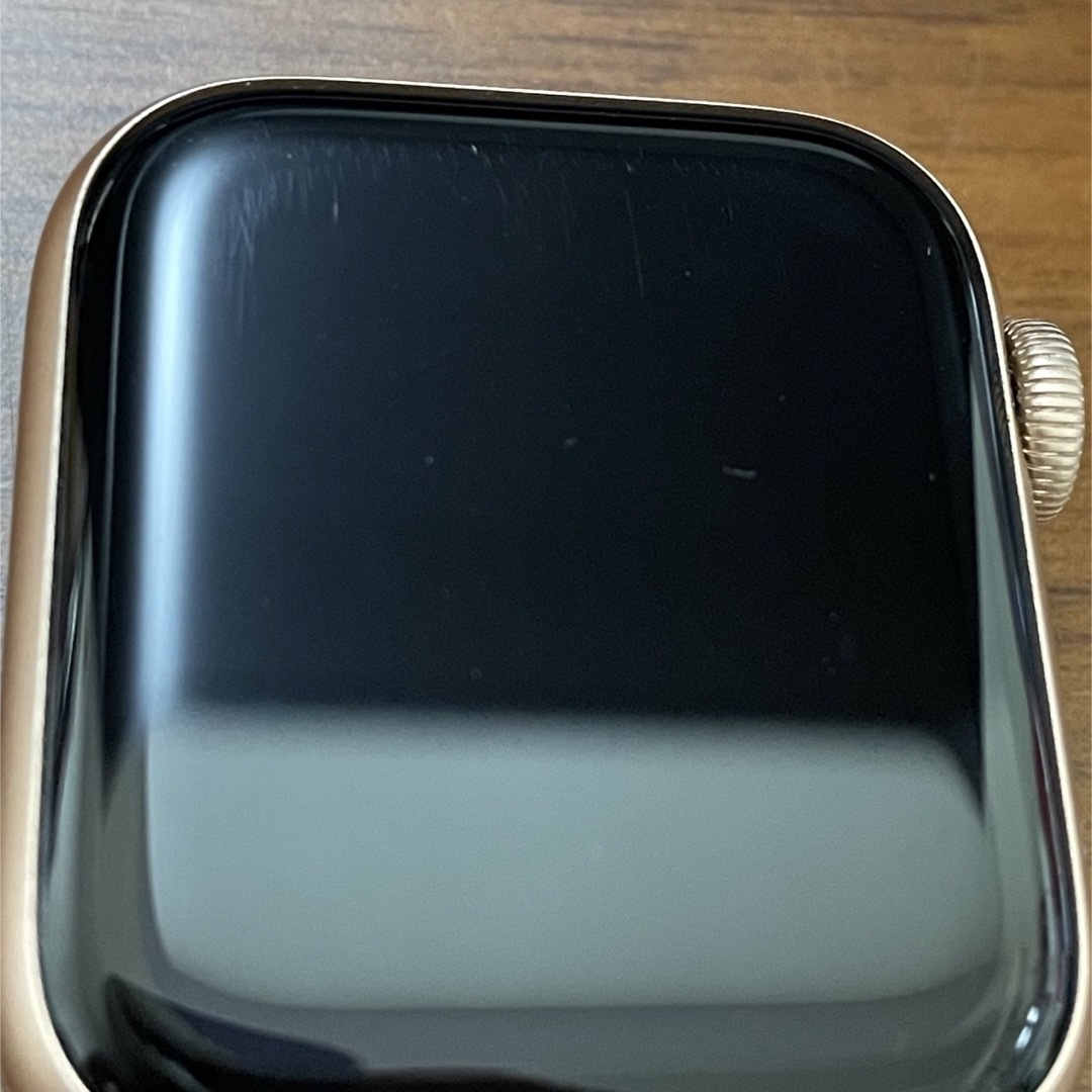 【再値下げ】Apple Watch series 5 GPS 40mm  スマホ/家電/カメラのスマホ/家電/カメラ その他(その他)の商品写真