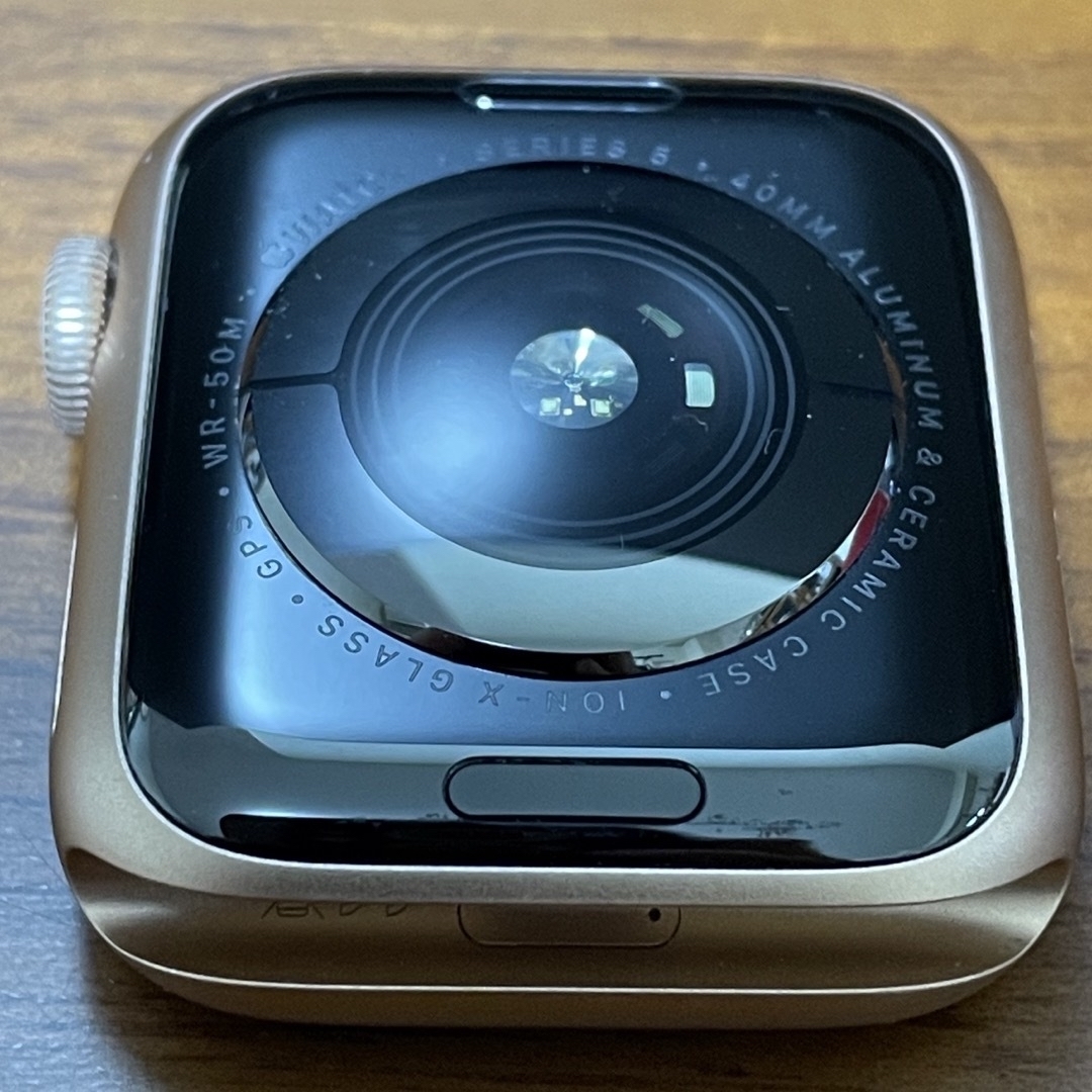 【再値下げ】Apple Watch series 5 GPS 40mm  スマホ/家電/カメラのスマホ/家電/カメラ その他(その他)の商品写真