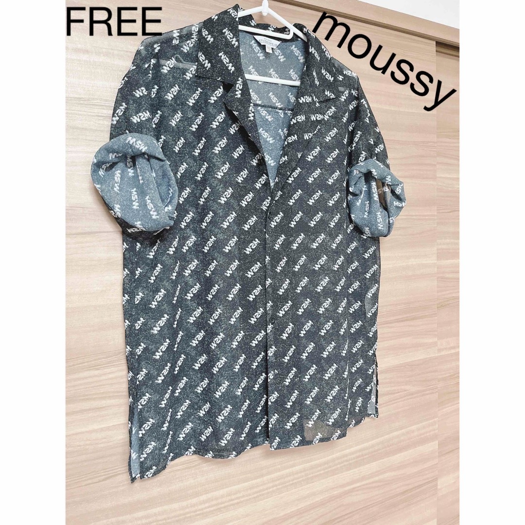 moussy(マウジー)のmoussy マウジー　柄シャツ　ロゴオープンカラーシャツ レディースのトップス(シャツ/ブラウス(半袖/袖なし))の商品写真