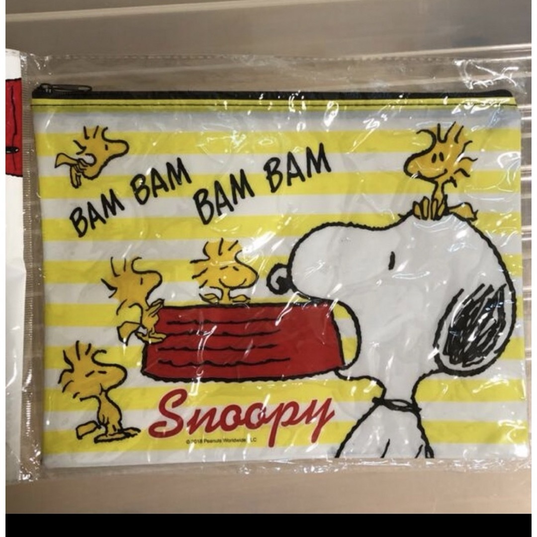 SNOOPY(スヌーピー)のスヌーピー　A5ポーチ エンタメ/ホビーのアニメグッズ(その他)の商品写真