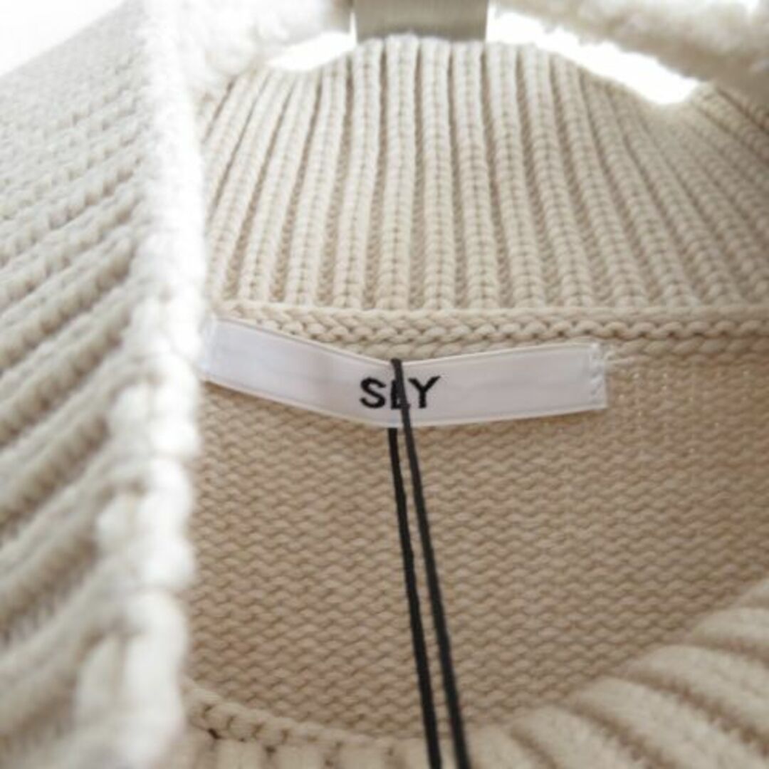 SLY(スライ)の新品 タグ付き　SLY スライ　オーバーサイズ　ニット　セーター レディースのトップス(ニット/セーター)の商品写真