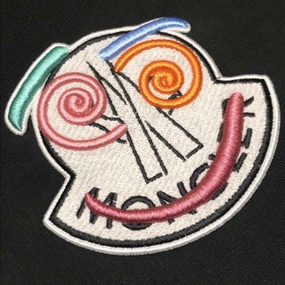 MONCLER - MONCLER モンクレール パーカー ビックワッペン刺繍 ロゴ 