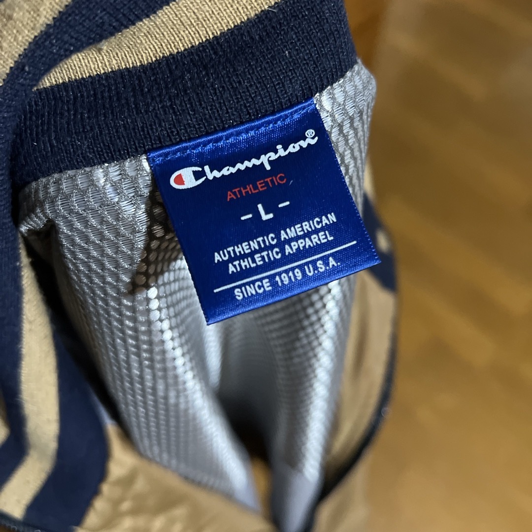 Champion(チャンピオン)のチャンピオン　アウター　ナイロン メンズのジャケット/アウター(ナイロンジャケット)の商品写真