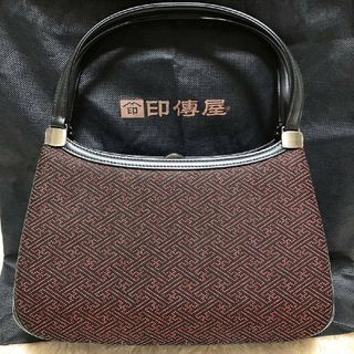 インデンヤ(印傳屋)の極美品★印傳屋★甲州印伝 がま口 手提げ 黒漆 紗綾形 鹿革 上原勇七(ハンドバッグ)