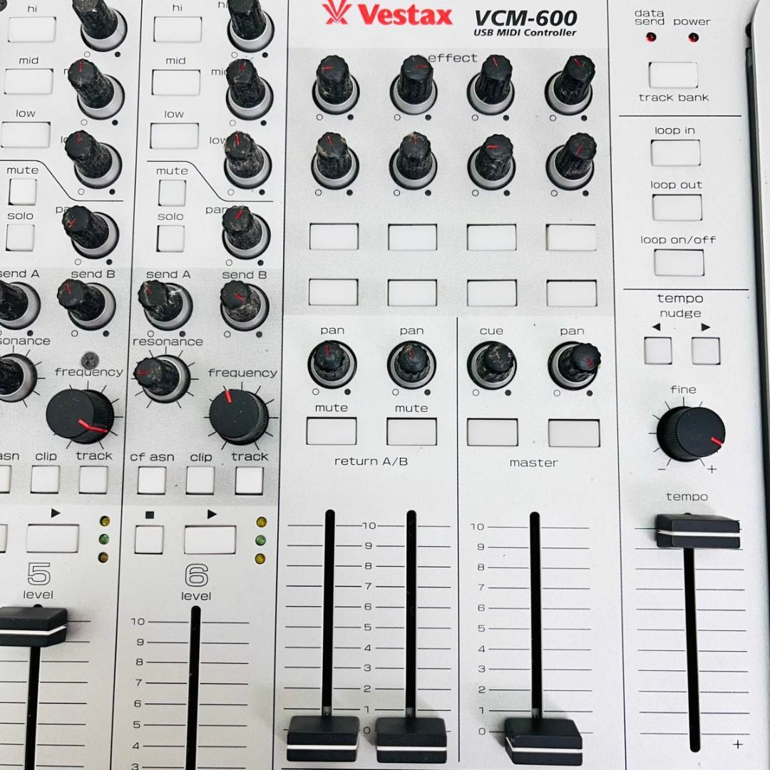 VESTAX VCM-600 MIDI コントローラー Ableton対応 VESTAX VCM-600 MIDI コントローラー Ableton対応