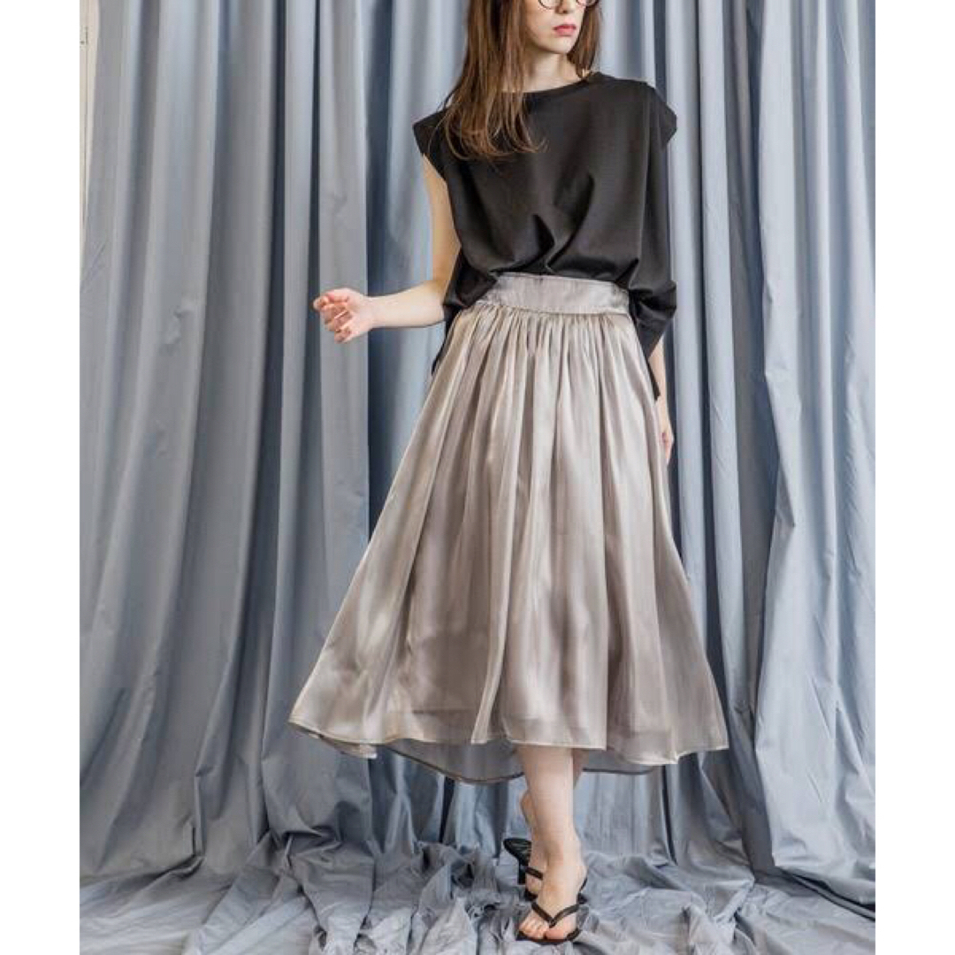 Emma Taylor(エマテイラー)のエマテイラー　シャイニーシアーギャザーフレアスカート　ボリューム スカート  レディースのスカート(ロングスカート)の商品写真