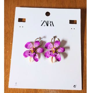 ザラ(ZARA)の★ZARA ザラ　大ぶり フラワー オーキッド ピアス★(ピアス)