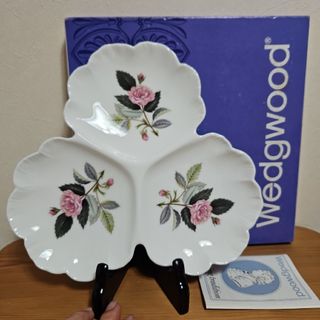 ウェッジウッド(WEDGWOOD)の希少 箱入り ウェッジウッド ハザウェイローズ スリーリーフ プレート 美品(食器)