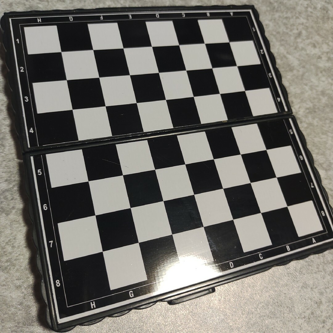 中古　チェス　テーブル ゲーム エンタメ/ホビーのテーブルゲーム/ホビー(オセロ/チェス)の商品写真