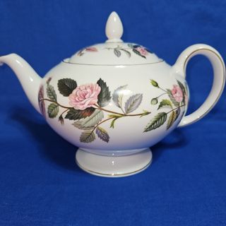 ウェッジウッド(WEDGWOOD)の黒壺 ウェッジウッド ハザウェイローズ ティーポット ラージサイズ(食器)