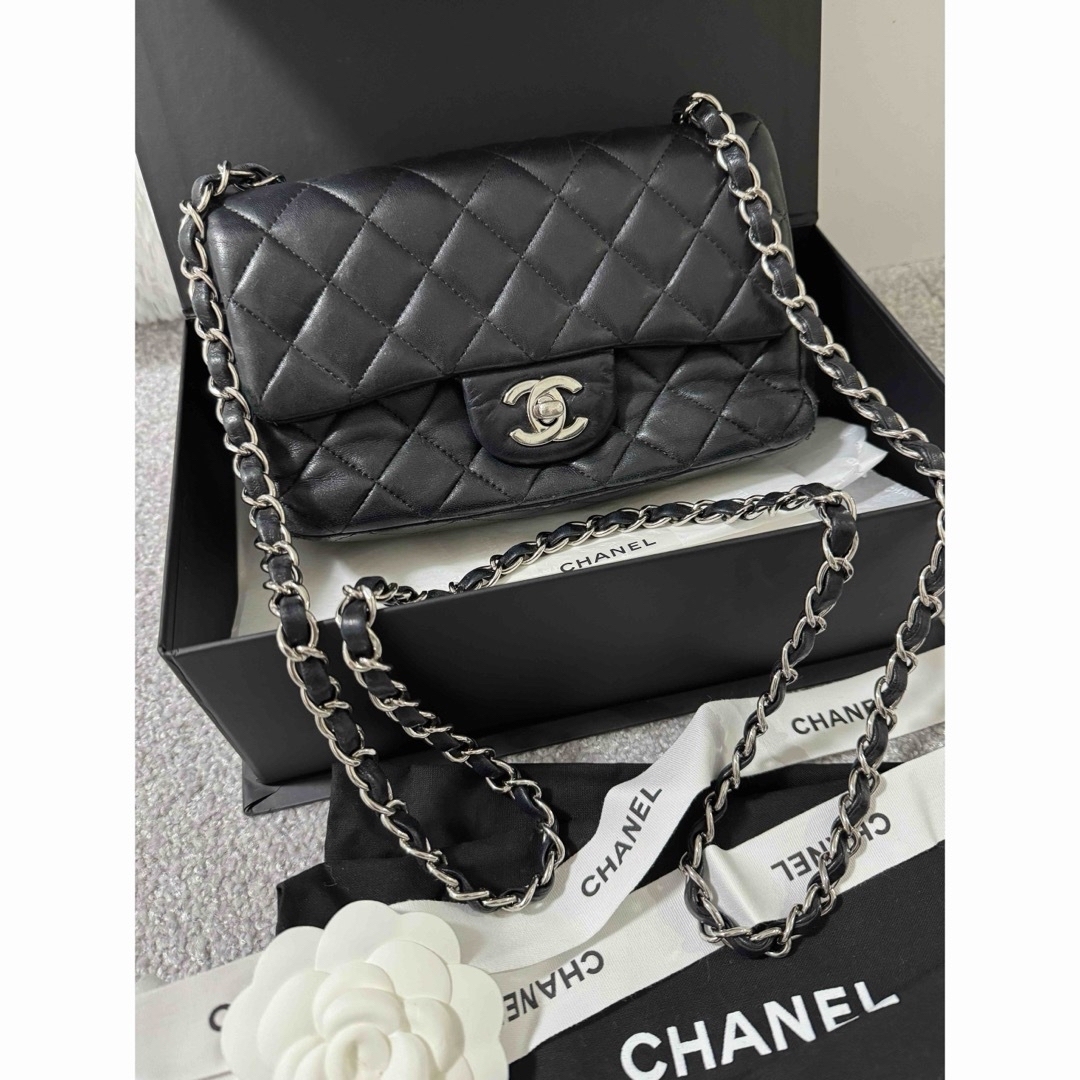 CHANEL(シャネル)のシャネル　ミニマトラッセ レディースのバッグ(ショルダーバッグ)の商品写真