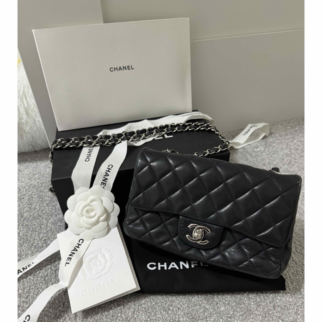 CHANEL(シャネル)のシャネル　ミニマトラッセ レディースのバッグ(ショルダーバッグ)の商品写真