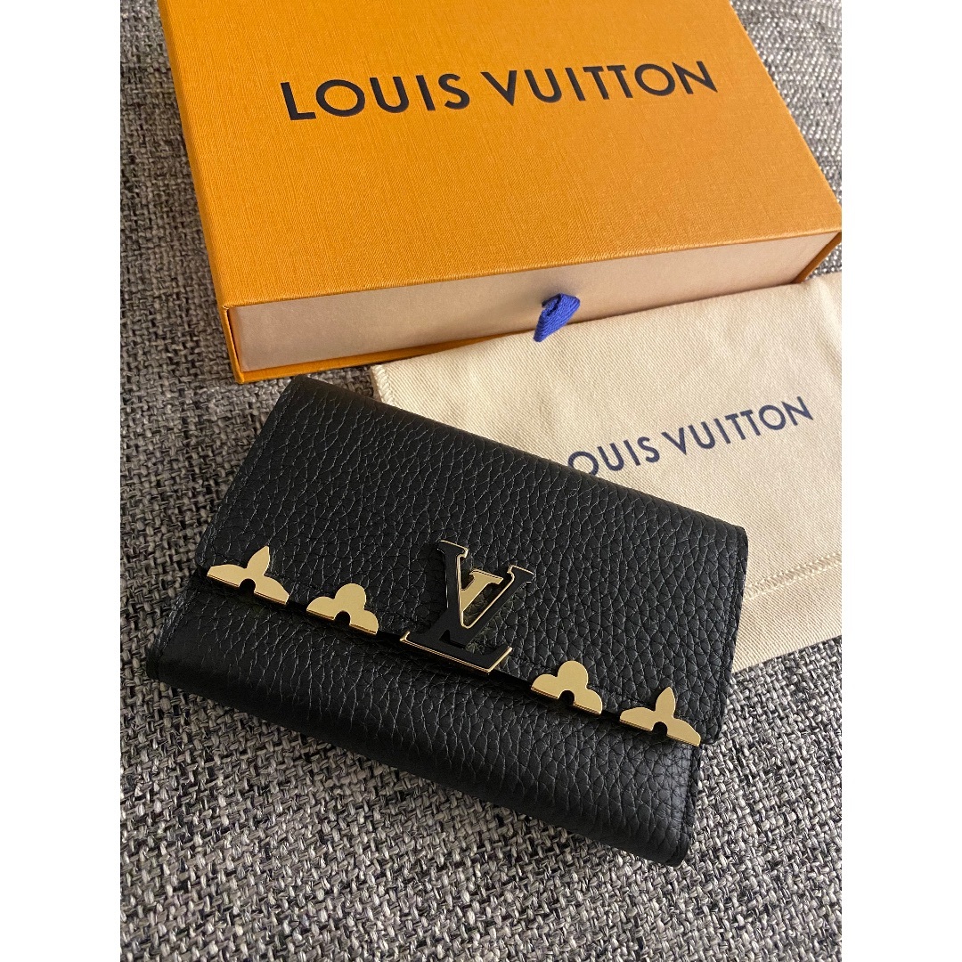 LOUIS VUITTON(ルイヴィトン)の新品・未使用　ポルトフォイユ・カプシーヌ　コンパクト　ノワール レディースのファッション小物(財布)の商品写真