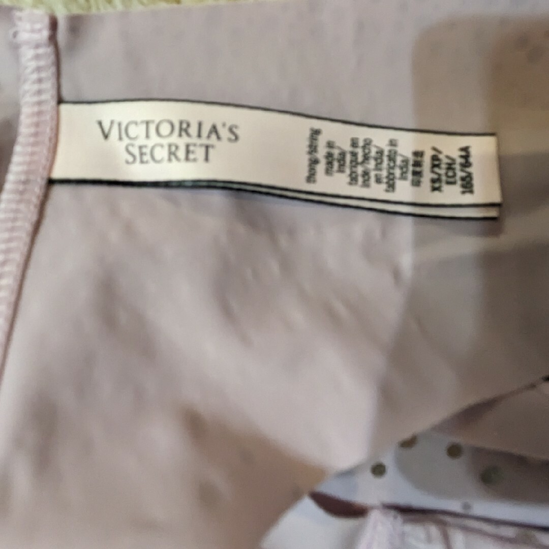 Victoria's Secret(ヴィクトリアズシークレット)の♥️ヴィクトリアシークレット Tバック ショーツ ♥️ レディースの下着/アンダーウェア(ショーツ)の商品写真