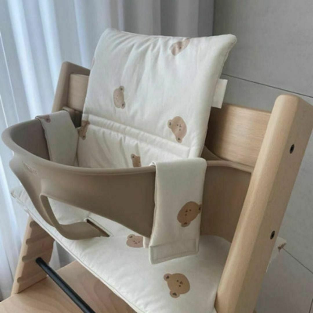 ハイチェア カバー くま柄 チェアカバー 椅子 クッション 赤ちゃん 子供 キッズ/ベビー/マタニティの寝具/家具(敷パッド)の商品写真