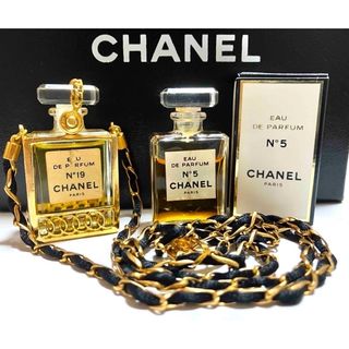 シャネル(CHANEL)の★希少デザイン★CHANEL 香水 ネックレス N°5  N°19 ヴィンテージ(ネックレス)