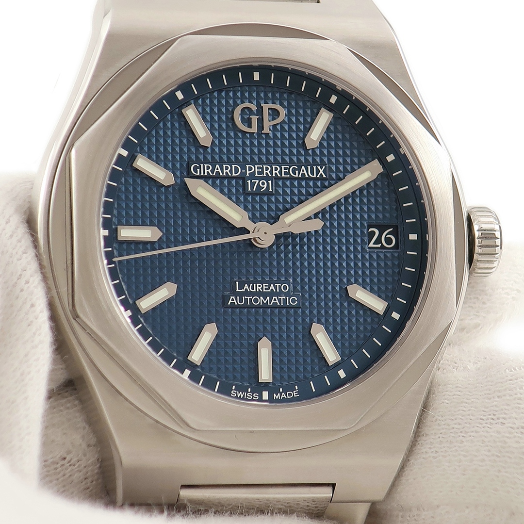 GIRARD-PERREGAUX(ジラールペルゴ)のジラールペルゴ  ロレアート 42mm 81010-11-431-11A メンズの時計(腕時計(アナログ))の商品写真