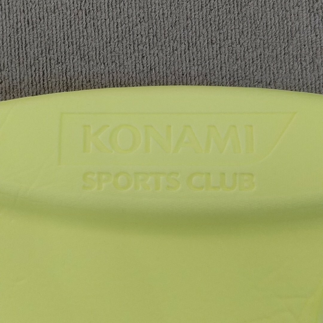 KONAMI(コナミ)のコナミスポーツクラブ ミズノ プルブイ 黄色 スポーツ/アウトドアのスポーツ/アウトドア その他(マリン/スイミング)の商品写真