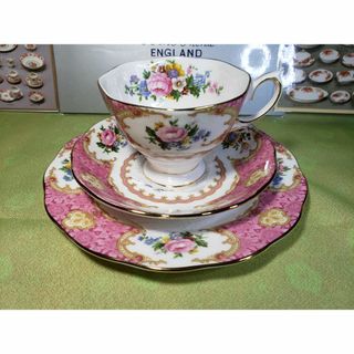 ロイヤルアルバート(ROYAL ALBERT)のロイヤルアルバート　レディカーライル　カップ＆ソーサー＆18cmプレート　②(食器)