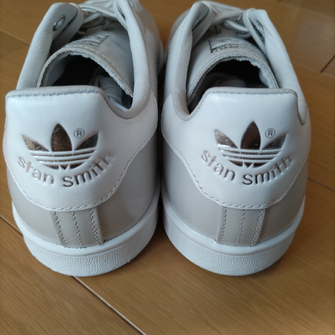 adidas(アディダス)の希少♡未使用♡25㎝♡ビューティ＆ユース 別注♡スタンスミス♡アディダス レディースの靴/シューズ(スニーカー)の商品写真