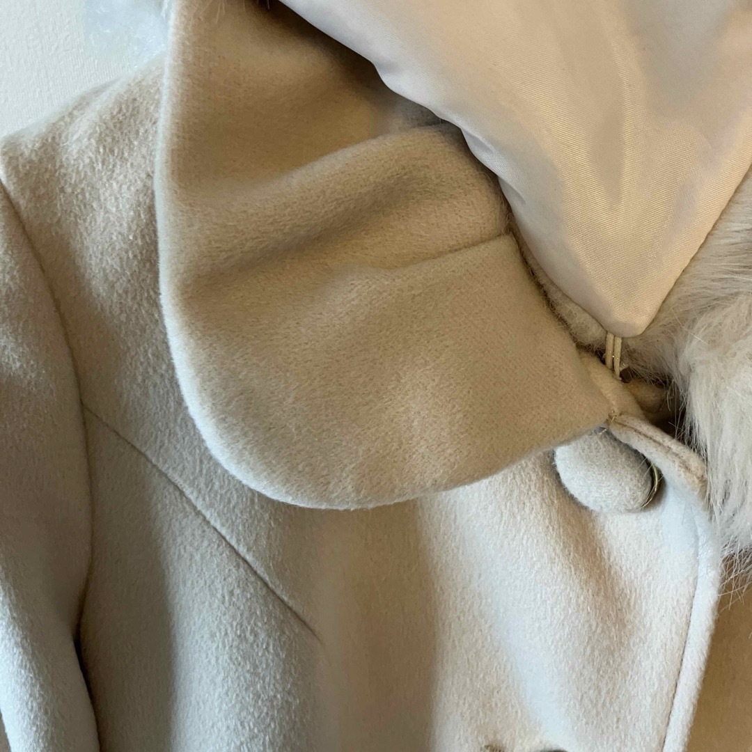 L'EST ROSE(レストローズ)の即発送　レストローズ　ファー襟コート　デート服 レディースのジャケット/アウター(ロングコート)の商品写真