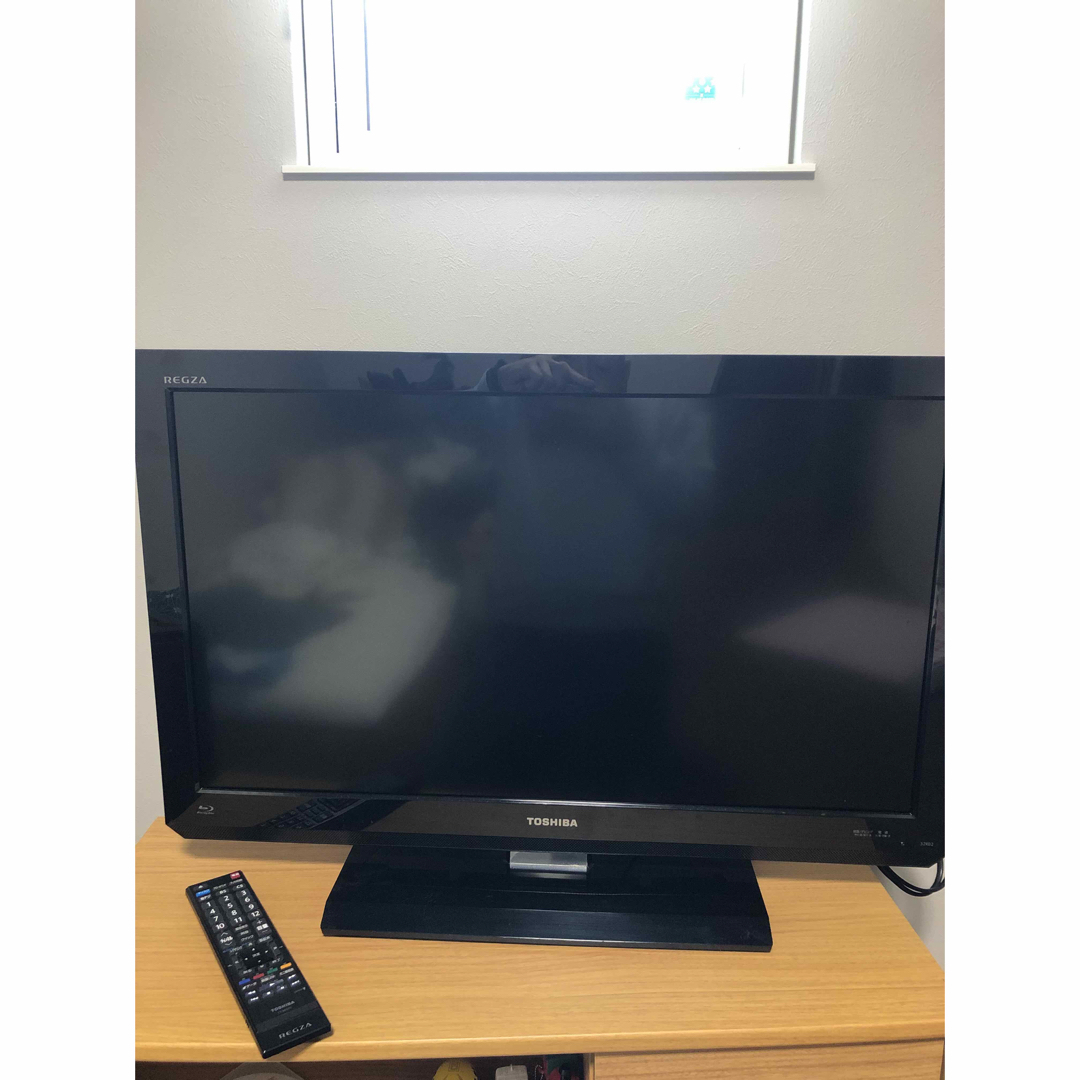 東芝(トウシバ)の東芝 32V型 液晶テレビ ブルーレイプレーヤー内蔵 32RB2 スマホ/家電/カメラのテレビ/映像機器(テレビ)の商品写真