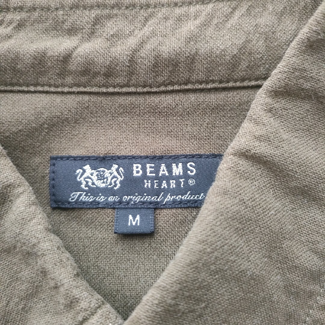 BEAMS(ビームス)のBEAMS HEART カーキ　シャツ　Ｍサイズ レディースのトップス(シャツ/ブラウス(長袖/七分))の商品写真